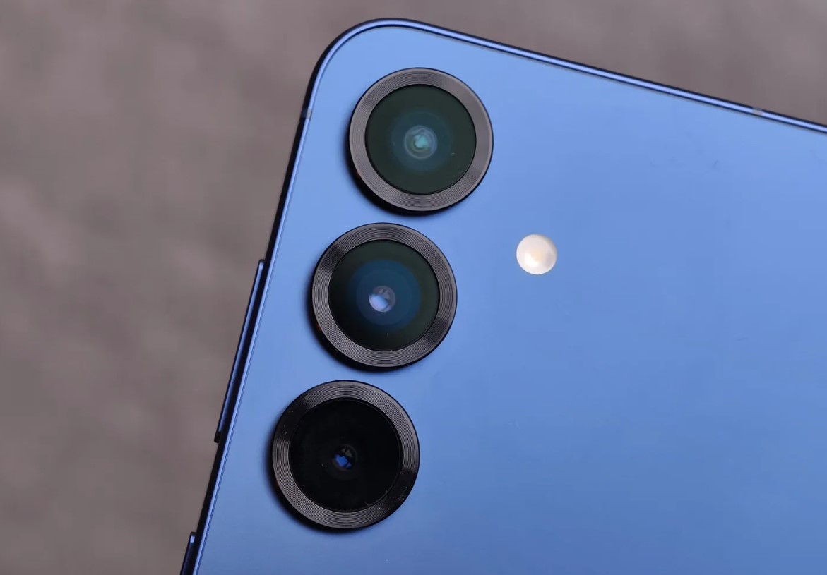 Samsung S26 Plus có cảm biến lớn và AI